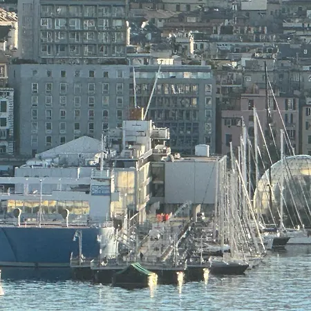 아파트 Lanternalba Con Vista Sul Porto Antico *