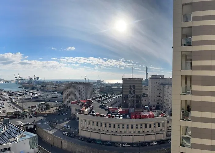 Lanternalba Con Vista Sul Porto Antico Genova