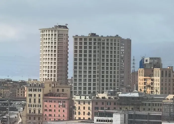 Lanternalba Con Vista Sul Porto Antico Genova