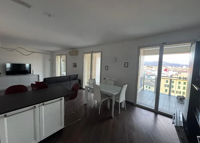 Lanternalba Con Vista Sul Porto Antico جنوة