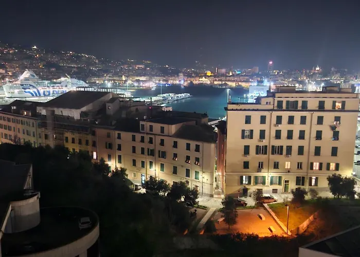 Lanternalba Con Vista Sul Porto Antico