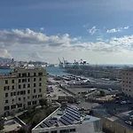 Lanternalba Con Vista Sul Porto Antico