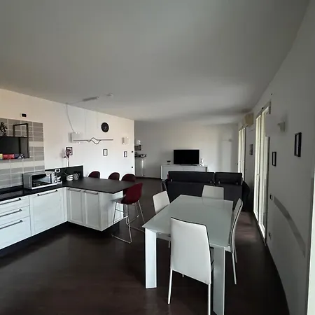 Appartamento Lanternalba Con Vista Sul Porto Antico