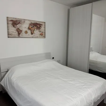 Lanternalba Con Vista Sul Porto Antico