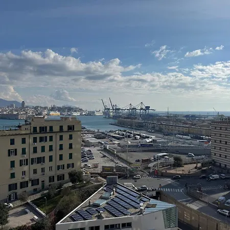 Lanternalba Con Vista Sul Porto Antico