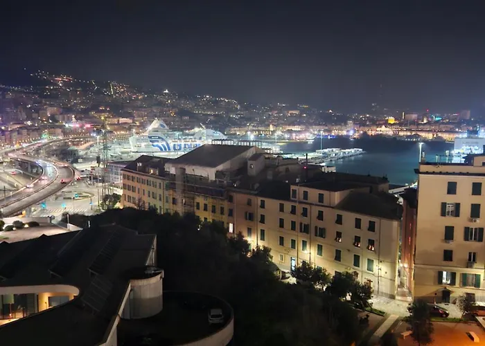 Lanternalba Con Vista Sul Porto Antico * Genua