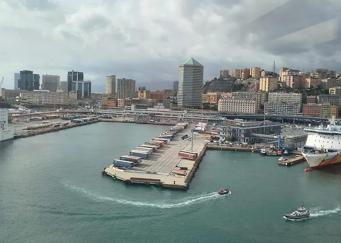 Lanternalba Con Vista Sul Porto Antico * Genua