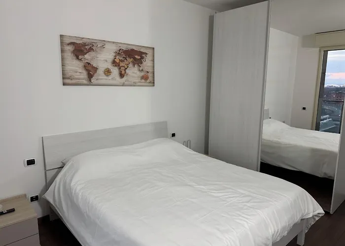 Lanternalba Con Vista Sul Porto Antico