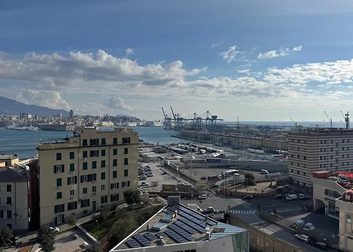 Lanternalba Con Vista Sul Porto Antico